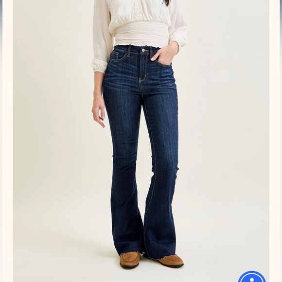 Judy Blue Dark Blue Flare Jeans dark wash raw hem - Picture 1 of 5